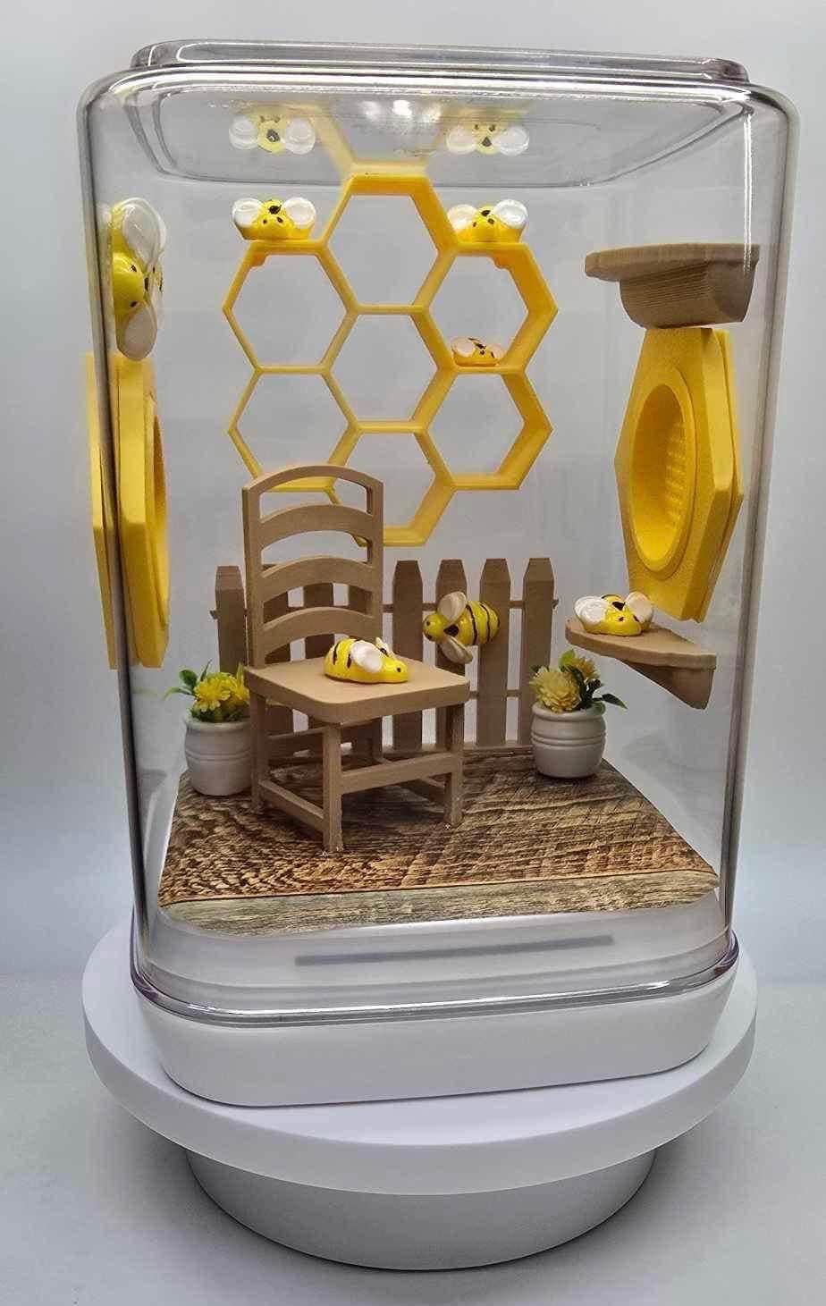 Jumping spider enclosure, bee themed, decorated terrarium.