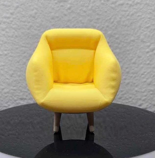 Chair for jumping spider enclosure