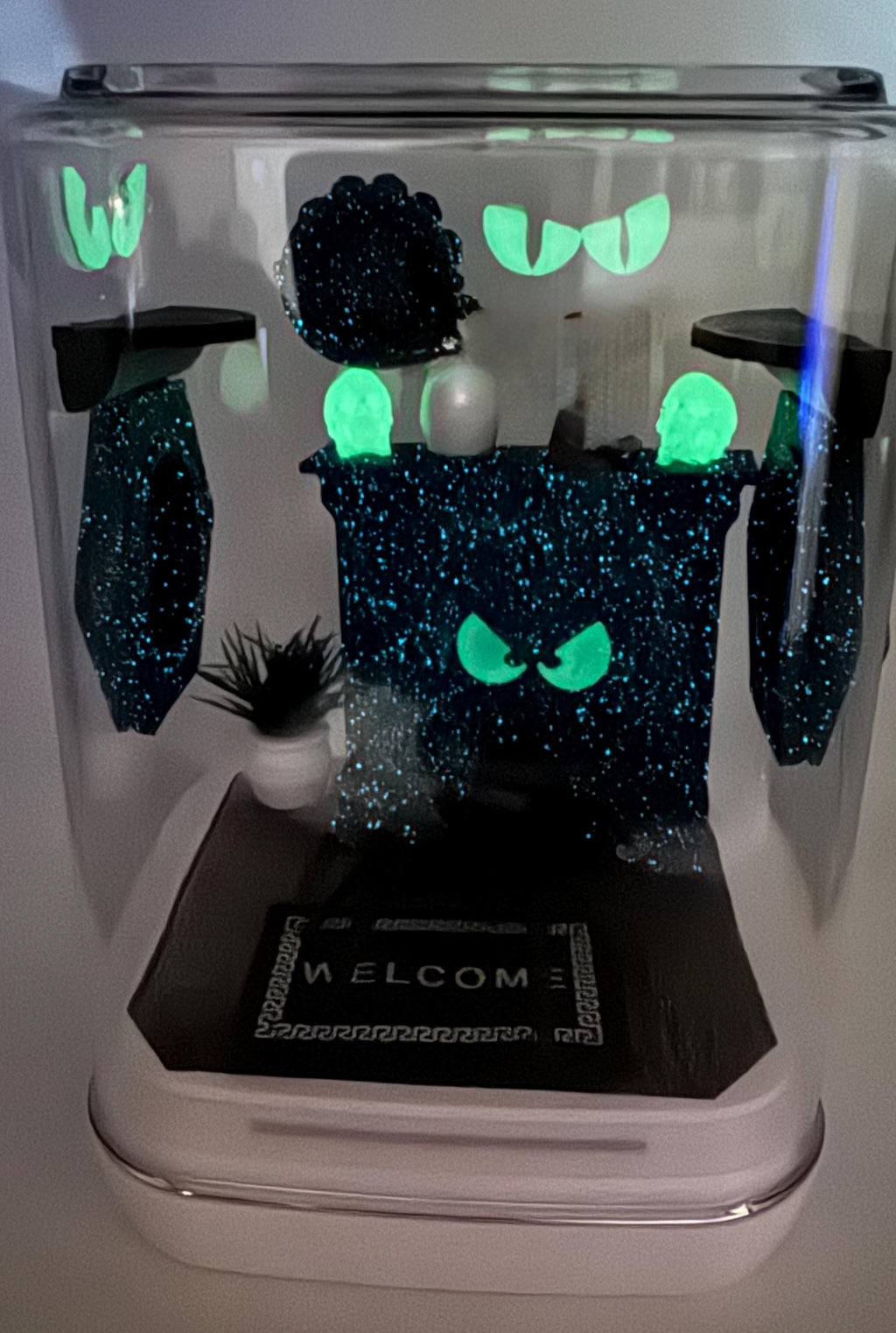 Glow Mansion Jumping Spider Enclosure: Acrylic Terrarium