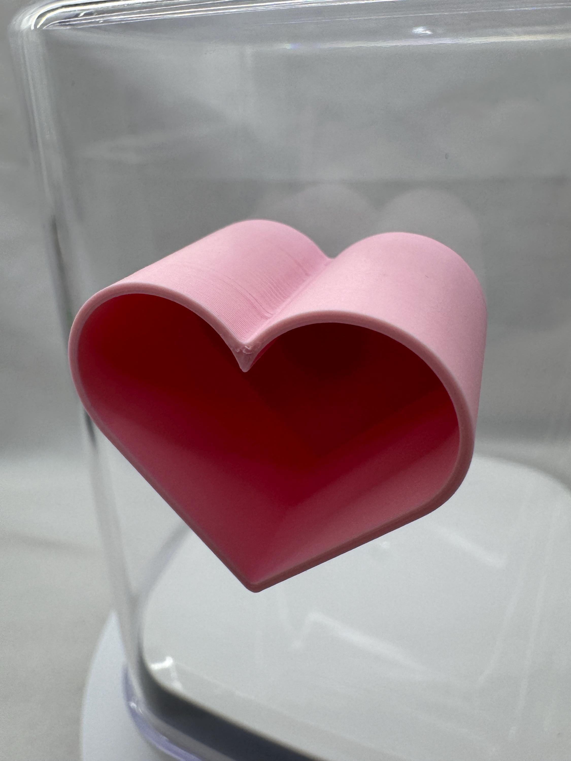 Heart hide for jumping spiders, 3D printed terrarium decor, handmade cute spider enclosure accessory, custom sizing available, magnetic.