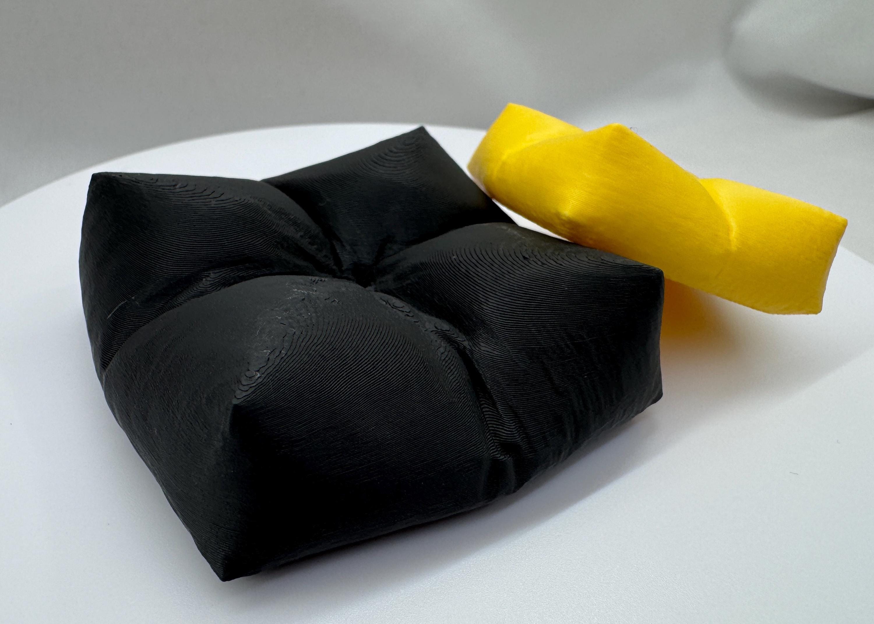 Modern Jumping Spider Enclosure Decor - 3D Printed Geometric Cushion, Customizable